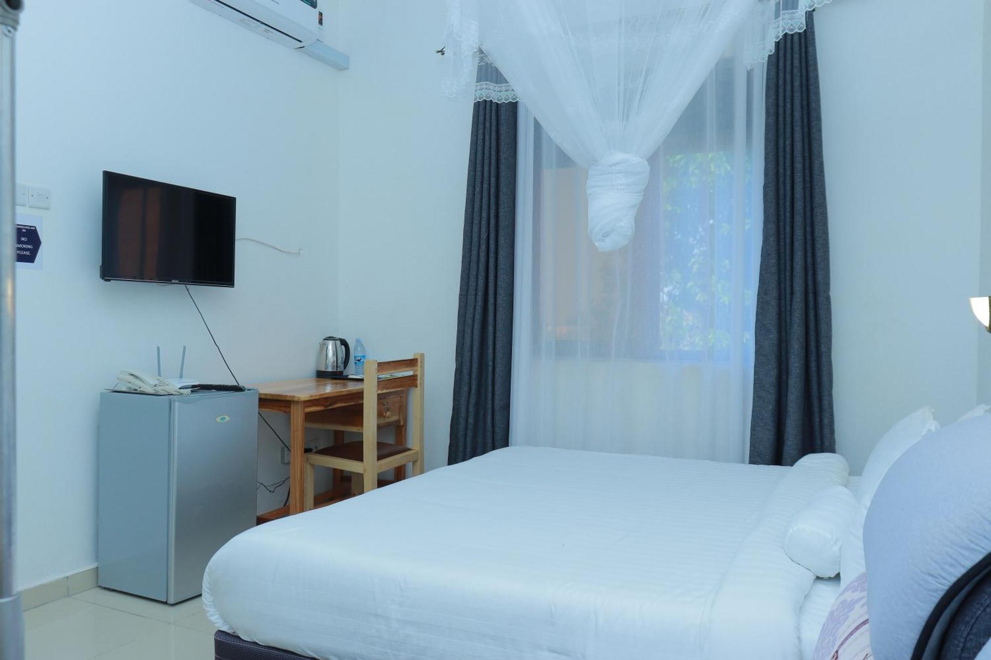 Mowicribs Hotel And Spa Ентеббе Екстер'єр фото